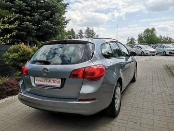 Opel Astra J Sports Tourer Facelifting 1.4 Turbo ECOTEC 140KM 2014 Opel Astra 1.4 16v 140KM Klimatronik Tempomat, zdjęcie 5