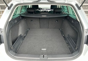 Volkswagen Passat B8 Variant Facelifting 2.0 TDI SCR 150KM 2022 Volkswagen Passat Elegance Pakiety, ACC, Kamera, Podgrzewane 4 fotele, er, zdjęcie 10