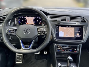 Volkswagen Tiguan II SUV R 2.0 TSI 320KM 2023 Volkswagen Tiguan TSI 4Motion 320KM R Panorama Harman Kardon DCC Head, zdjęcie 14