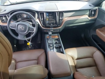 Volvo XC60 II 2021 Volvo XC 60 2021 VOLVO XC60 T5 MOMENTUM 2.0 Benzyna 250KM, zdjęcie 7