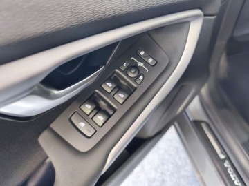 Volvo V40 II Hatchback Facelifting 2.0 D2 120KM 2019 Volvo V40 2.0, 120 KM, Automat, Nawi, Kamera,, zdjęcie 9