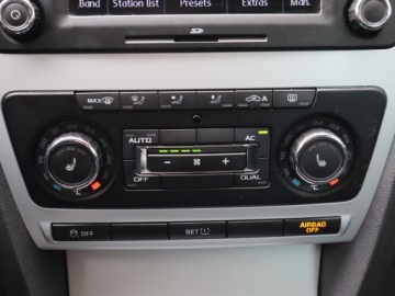 Skoda Octavia II Kombi 1.4 TSI 122KM 2011 Skoda Octavia 1.4 TSI, Xenon, Klima, Klimatronic, zdjęcie 11