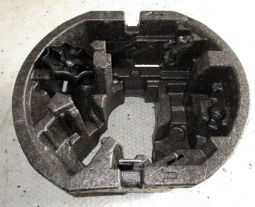 SKODA RAPID STYROPIAN BAGAŻNIKA