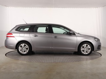 Peugeot 308 II SW Facelifting 1.2 PureTech 130KM 2020 Peugeot 308 1.2 PureTech, Salon Polska, Klima, zdjęcie 5