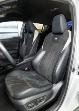 Toyota C-HR I Crossover Facelifting 2.0 Hybrid Dynamic Force 184KM 2023 Toyota C-HR 2.0 Hybrid GR Sport 2.0 Hybryda 184KM, zdjęcie 11