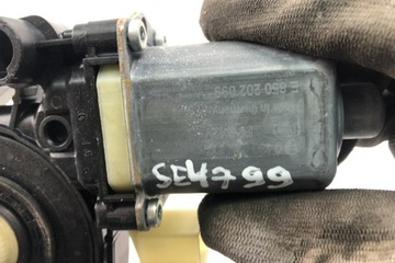 MOTOREK OKNO PŘEDNÍCH PRAVÝCH DVEŘE AUDI A3 (8V1, 8VK) 5Q0959801B