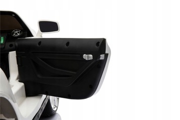 Аккумуляторный автомобиль MERCEDES GLA, 2 двигателя, кожа EVA
