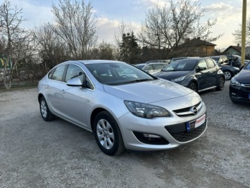 Opel Astra J Sedan 1.6 CDTI ecoFLEX 110KM 2015 Opel Astra Nawigacja/ Zamiana/ Kredyt, zdjęcie 3