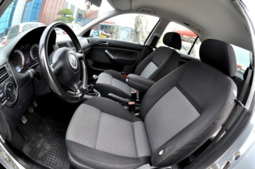 Volkswagen Bora Sedan 1.6 16V 105KM 2003 Volkswagen Bora 1.6 105KM Pacific Climatronic, zdjęcie 6