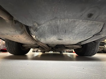 Audi A8 D2 Sedan 3.7 quattro 230KM 1997 Audi A8 (D2) 3.7 V8 Quattro - 1997 Elegancja, moc i niemiecka precyzja, zdjęcie 15