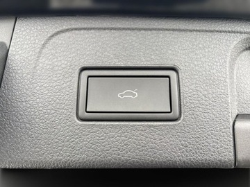 Volkswagen Passat B8 Variant Facelifting 2.0 TDI SCR 200KM 2022 Volkswagen Passat TDI 200KM R-Line DSG Harman Kardon LED Matrix Panora, zdjęcie 28
