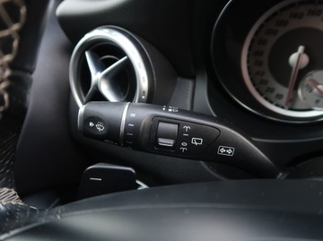 Mercedes GLA I Off-roader 2.1 220 CDI 170KM 2014 Mercedes GLA GLA 220 CDI 4MATIC, 167 KM, 4X4, zdjęcie 18