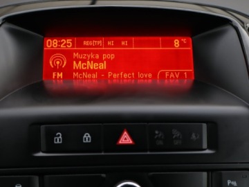 Opel Astra J Sports Tourer Facelifting 1.4 Turbo ECOTEC 140KM 2015 Opel Astra 1.4 T, GAZ, Skóra, Klima, Klimatronic, zdjęcie 11