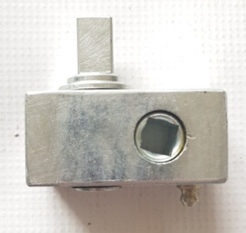 NAPINACZ PLANDEKI PRZEKŁADNIA NACIĄGU 63x30x30 L/P