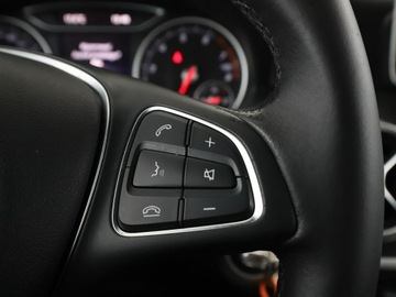 Mercedes Klasa A W176 Hatchback 5d Facelifting 180 122KM 2016 Mercedes A 180 full LED navi grzane fotele, zdjęcie 28