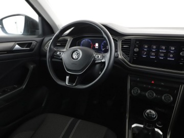 Volkswagen T-Roc I SUV 1.0 TSI 115KM 2018 Volkswagen T-Roc Style virtual PDC tempomat, zdjęcie 15