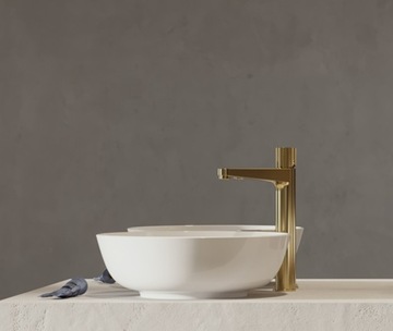 Золотая душевая насадка Omnires Contorur