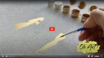 PAINTING BY NUMBERS Кошка с рамкой на черном плоском фоне с золотой краской Oh Art!