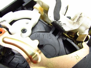 MITSUBISHI OUTLANDER 1 ZÁMEK DVEŘE PRAVÝ PŘEDNÍ EVROPA 02-06R