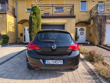 Opel Astra J Hatchback 5d 1.4 Turbo ECOTEC 140KM 2011 OPEL ASTRA J 1,4 140KM Stan BDB, zdjęcie 5