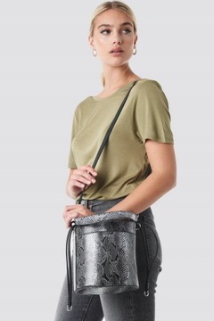 NA-KD Сумка на плечо со змеиной корзиной