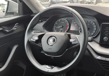 Skoda Octavia IV Liftback 1.5 TSI EVO 150KM 2022 Skoda Octavia Reflektory LED Kamera Keyless Lane Assist Salon PL FVAT, zdjęcie 14