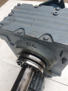 Silnik SEW 0,55kw przekładnia 1: 323 4 r/min Nr699