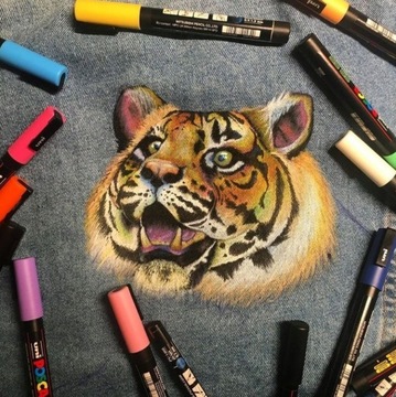 Marker z farbą plakatową Uni Posca PC-5M jasny niebieski