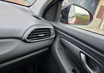 Hyundai i30 III Wagon 1.6 CRDI 115KM 2019 Hyundai i30 Wzorowy Navi - Klimatronik - Kamera - Zarejestrowany, zdjęcie 19