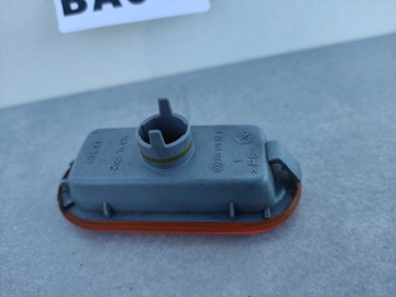 BLIKAČ SMĚROVKA BLATNÍKU VW PASSAT B5 GOLF BORA 3B0949117B BA044