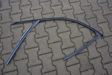 УПЛОТНИТЕЛЬ СТЕКЛА ПЕРЕДНЕГО СПРАВА BMW F30 F31 7258326