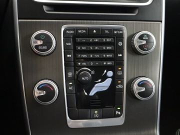 Volvo V60 I Kombi Facelifting 2.0 D2 DRIVE-E 120KM 2015 Volvo V60 D2 2.0, Serwis ASO, Skóra, Navi, Xenon, zdjęcie 18