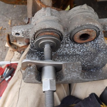 ZESTAW DO WYCISKANIA WCISKANIA COFANIA TŁOCZKÓW HAMULCOWYCH PRASKA 22el.