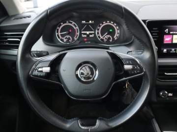 Skoda Kamiq Crossover 1.0 TSI 110KM 2022 Skoda Kamiq 1.0 TSI, Salon Polska, Automat, zdjęcie 14