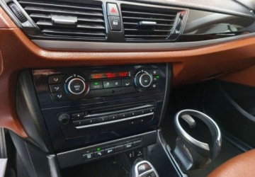 BMW X1 E84 Crossover Facelifting sDrive 18d 143KM 2015 BMW X1 BMW X1 2.0 Diesel 143KM, zdjęcie 15
