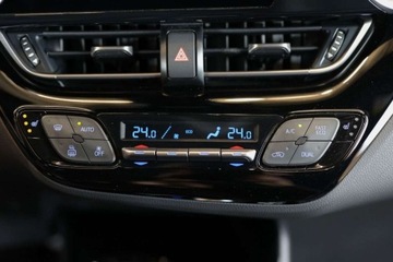 Toyota C-HR I Crossover Facelifting 1.8 Hybrid 122KM 2023 Toyota C-HR 1.8 Hybrid GPF GR Sport 1.8 Hybryda 122KM, zdjęcie 30