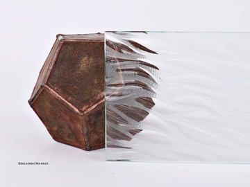 Образец декоративного стекла Aero пескоструйной обработки 4 мм бесцветное декоративное орнаментальное