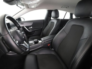 Mercedes CLA C118/X118 Shooting Brake 2.0 200d 150KM 2021 Mercedes CLA 200 Historia serwisowa Automat Full, zdjęcie 12