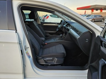 Volkswagen Passat B8 Variant 2.0 TDI BlueMotion SCR 150KM 2019 Volkswagen Passat Variant 2,0 diesel 150KM DSG LED, zdjęcie 7
