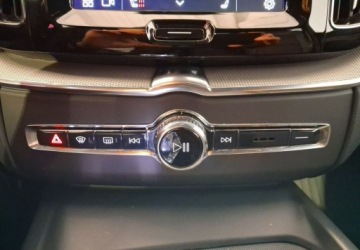 Volvo XC60 II 2022 Volvo XC 60 VAT 23 Dark Plus 2.0B5 mHEV 250KM automat 4x4 2022 r., salon P, zdjęcie 33