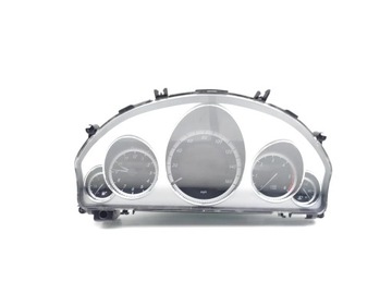 MERCEDES-BENZ E-CLASS PŘÍSTROJOVÁ DESKA / TACHOMETR E 220 CDI BLUETEC DIESEL