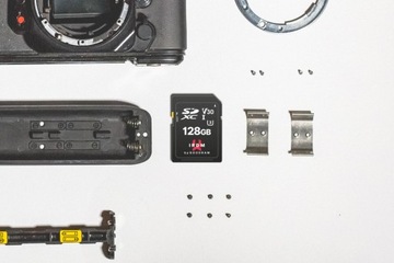 Карта памяти GOODRAM IRDM 256 ГБ UHS I U3 + адаптер
