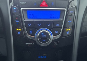 Hyundai i30 II Wagon Facelifting 1.6 GDI 135KM 2016 Hyundai i30 1,6 GDI 135KM Climatronic Kamera Led Navi Bezwypadkowy SERWIS, zdjęcie 19