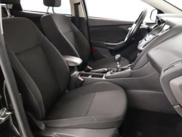 Ford Focus III Kombi Facelifting 1.5 TDCi 95KM 2016 Ford Focus 1.5 TDCi, Klima, Tempomat, Parktronic, zdjęcie 8