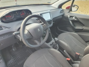 Peugeot 208 I Hatchback 3d 1.0 PureTech 68KM 2015 Peugeot 208 1.0 Benzyna Klimatyzacja 5 drzwi 2015r, zdjęcie 17