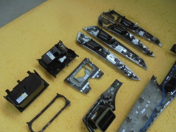 MERCEDES CLS W218 LISTWA KONSOLI KOMPLET DEKOROW