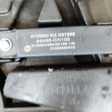 KIA EV6 2021 PŘEDNÍ STRANA LEVÝ ZVEDÁK OKNO DVEŘE Z MOTORKEM