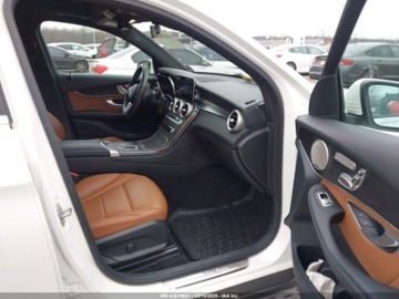 Mercedes GLC C253 2021 Mercedes-Benz GLC 300 4Matic 2021 2.0 Benzyna 255KM, zdjęcie 9