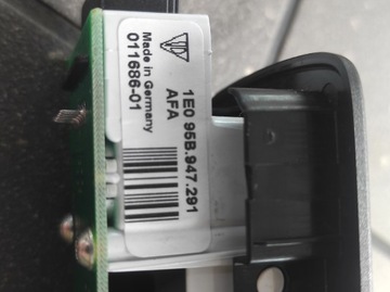 LAMPA POLSTROVÁNÍ PORSCHE MACAN 95B 95B947291