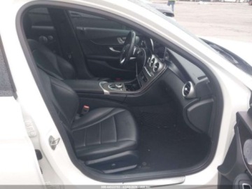 Mercedes Klasa C W205 2020 Mercedes-Benz Klasa C 300 2020 2.0 Benzyna 255KM, zdjęcie 9